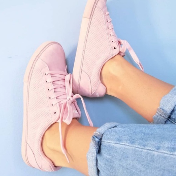 NAUTICA Women Light Pink Faux Suede Low Top Sneakers - Picture 1 of 14